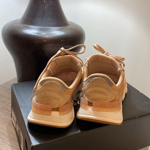 SOREL - Picture 3 of 10